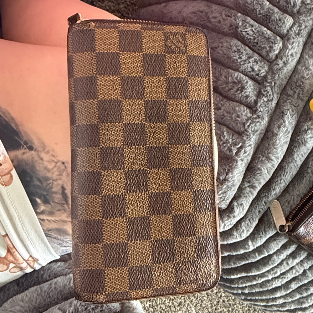 Louis Vuitton Damier Ebene Checker Zip Wallet - Dark Brown
